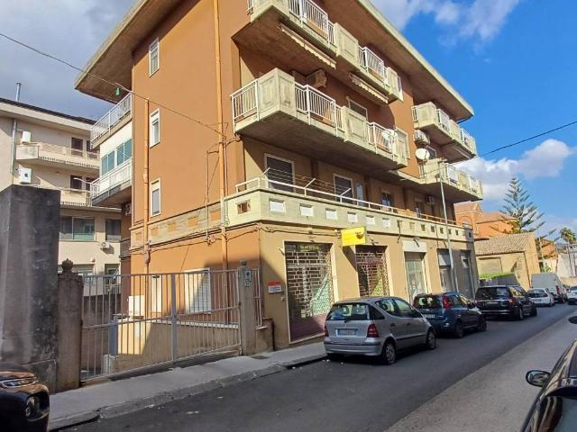 Locale Commerciale in vendita a Le Sfere, Caltagirone