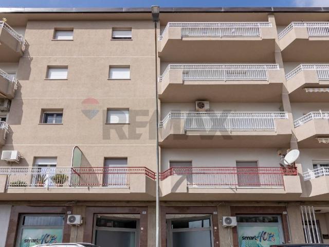 Locale Commerciale in vendita a Caltagirone, Sicilia