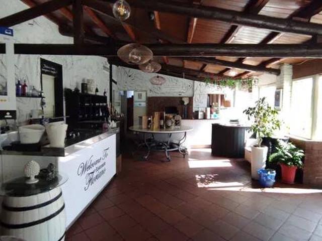 Locale Commerciale in vendita a Caltagirone, Sicilia