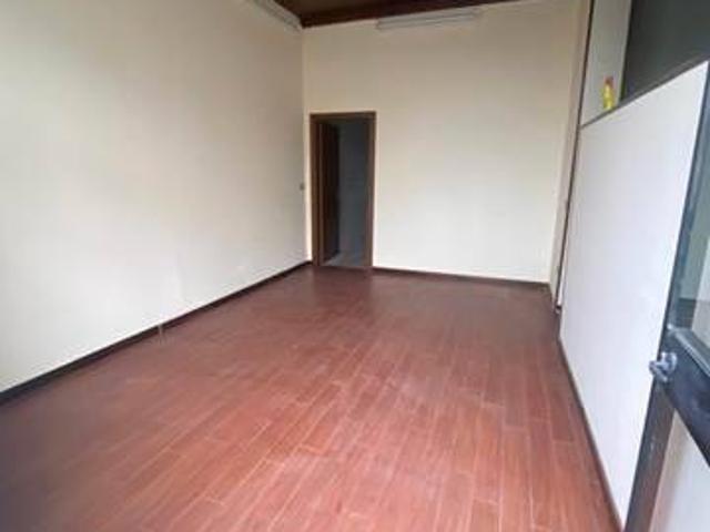 Locale Commerciale in vendita a Caltanissetta, Sicilia