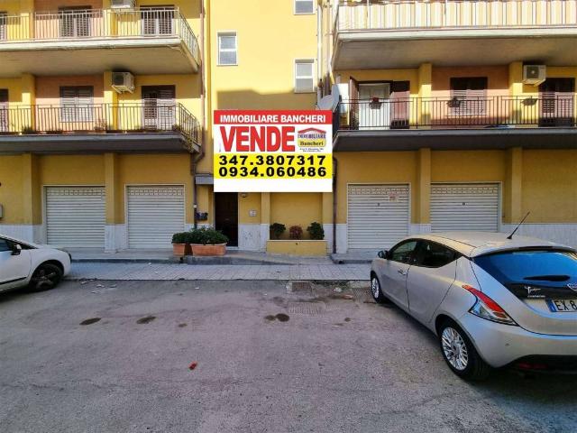 Locale Commerciale in vendita a San Luca, Caltanissetta