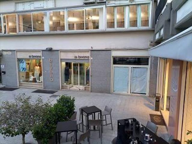Locale Commerciale in vendita a Caltanissetta, Sicilia