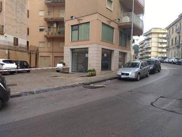 Locale Commerciale in vendita a Quartiere Provvidenza, Caltanissetta