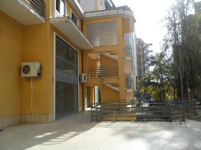 Locale Commerciale in vendita a Quartiere Provvidenza, Caltanissetta