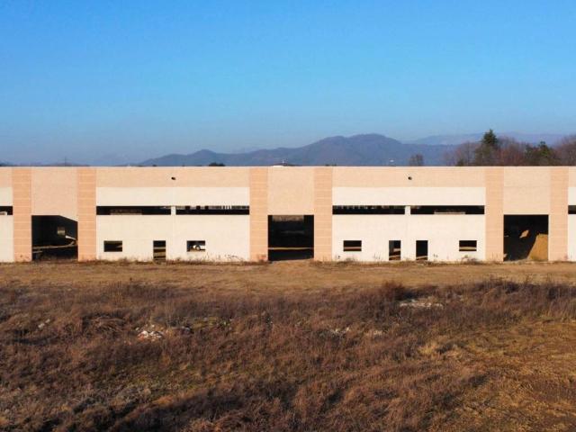 Locale Commerciale in vendita a Calusco D'adda, Lombardia