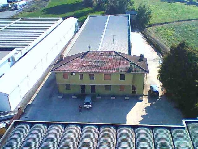 Locale Commerciale in vendita a Viadana, Calvisano