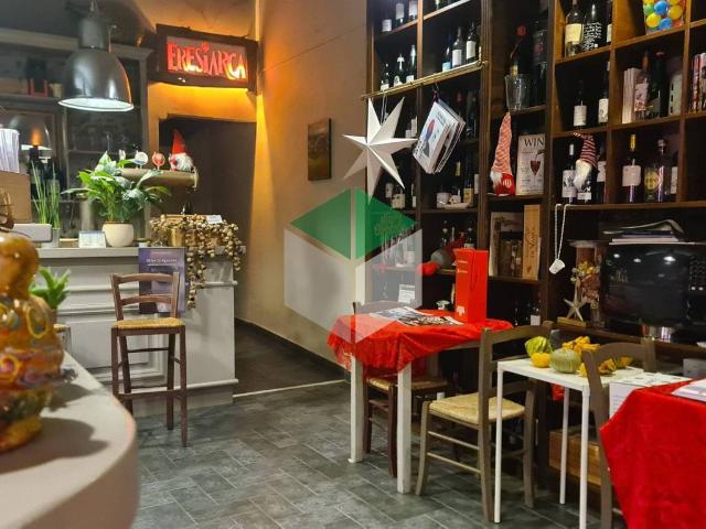 Locale Commerciale in vendita a Camaiore, Toscana
