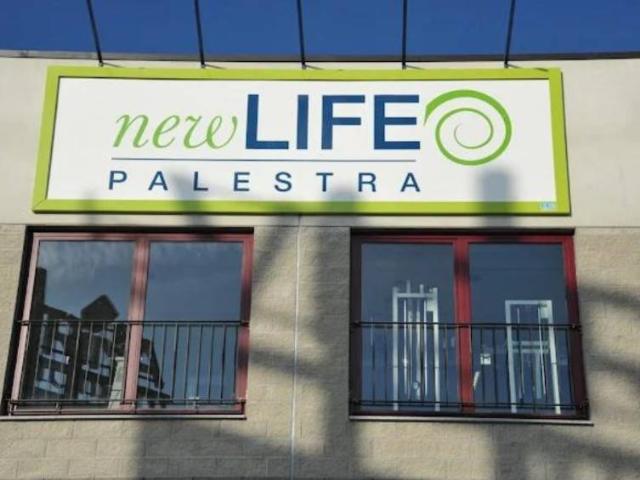 Locale Commerciale in vendita a Madonna della Scala, Cambiano