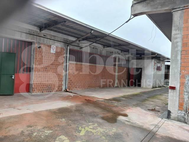Locale Commerciale in vendita a Piemonte, Biella