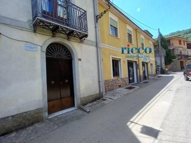 Locale Commerciale in vendita a Camerota, Campania