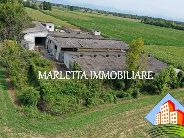 Locale Commerciale in vendita a Camisano, Lombardia