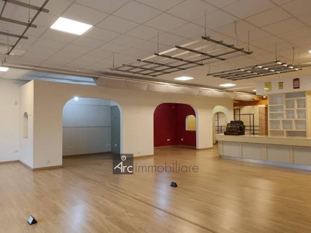 Locale Commerciale in vendita a Santa Maria di Camisano, Camisano Vicentino