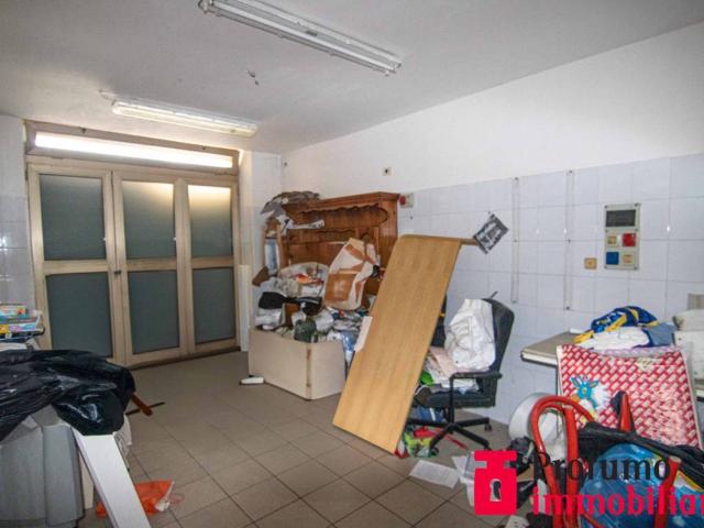 Locale Commerciale in vendita a Il Boschetto, Camogli