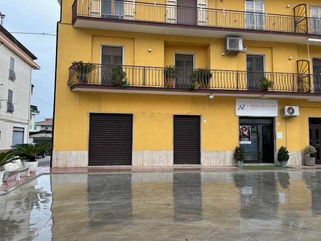Locale Commerciale in vendita a Campagna, Campania
