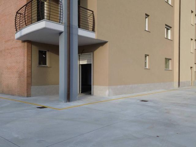 Locale Commerciale in vendita a Campagna, Campania
