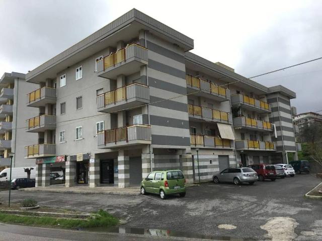Locale Commerciale in vendita a Campagna, Campania