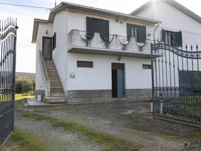 Locale Commerciale in vendita a Campagnatico, Toscana