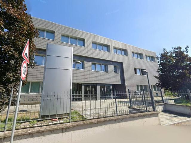 Locale Commerciale in vendita a Val d’Enza, Re