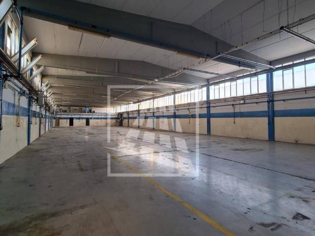 Locale Commerciale in vendita a Val d’Enza, Re
