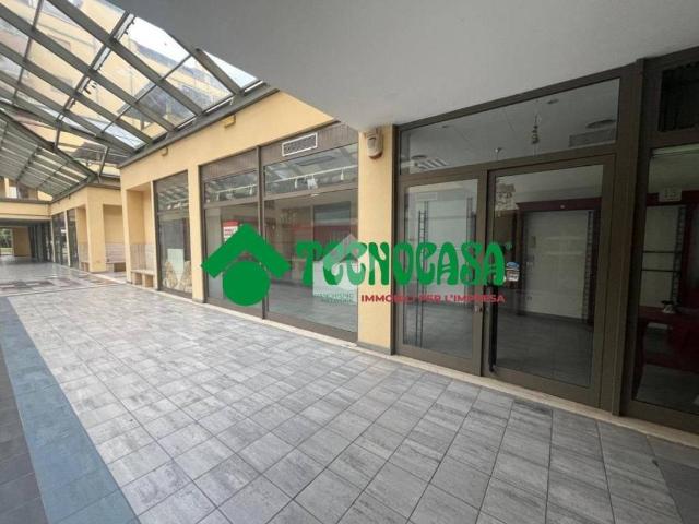Locale Commerciale in vendita a San Lorenzo, Campi Bisenzio