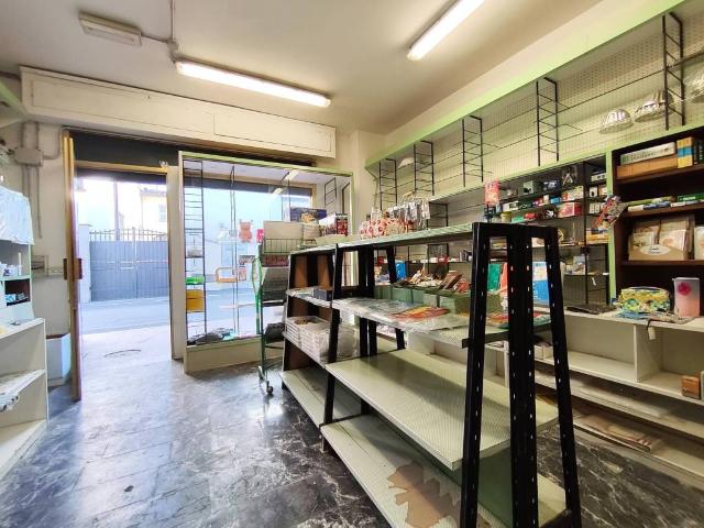Locale Commerciale in vendita a San Piero a Ponti, Campi Bisenzio