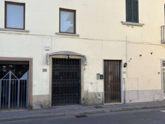 Locale Commerciale in vendita a Santa Maria, Campi Bisenzio