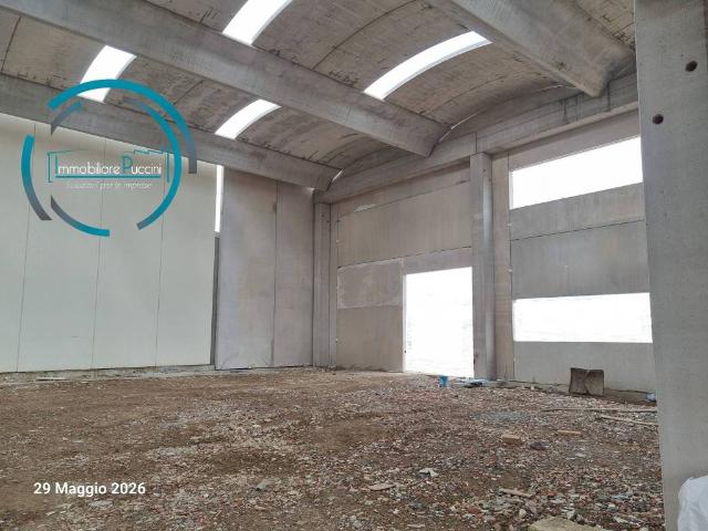 Locale Commerciale in vendita a San Lorenzo, Campi Bisenzio