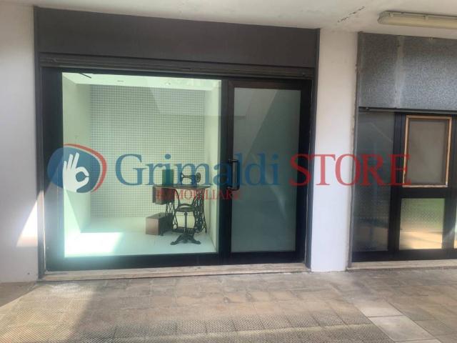 Locale Commerciale in vendita a Puglia, Lecce
