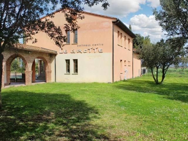 Locale Commerciale in vendita a Cafaggio, Campiglia Marittima