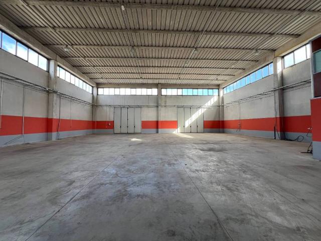 Locale Commerciale in vendita a Venturina Terme, Campiglia Marittima
