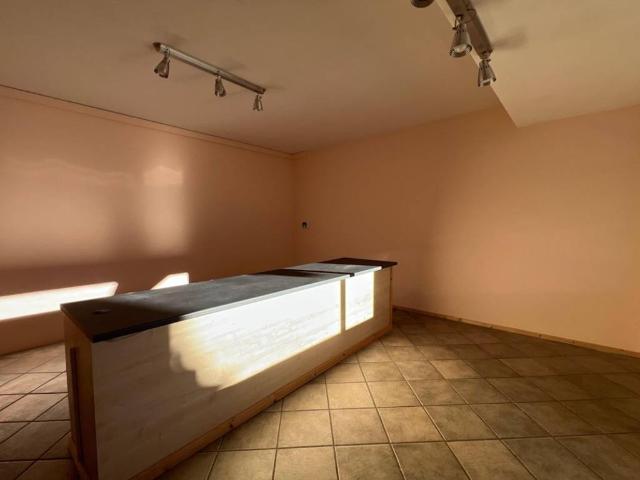 Locale Commerciale in vendita a Comun General de Fascia, Campitello Di Fassa