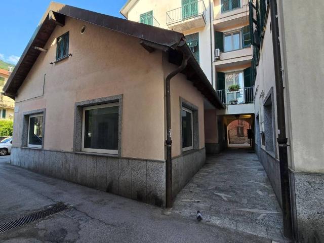 Locale Commerciale in vendita a Cascina Pratomarro, Campo Ligure