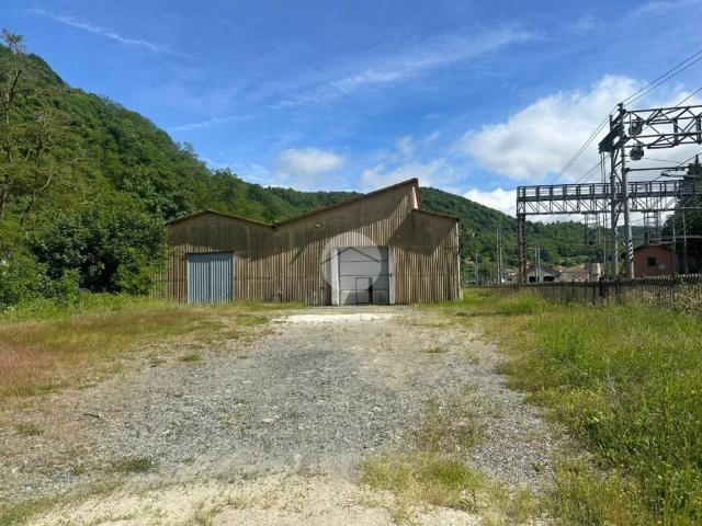 Locale Commerciale in vendita a Campo Ligure, Liguria
