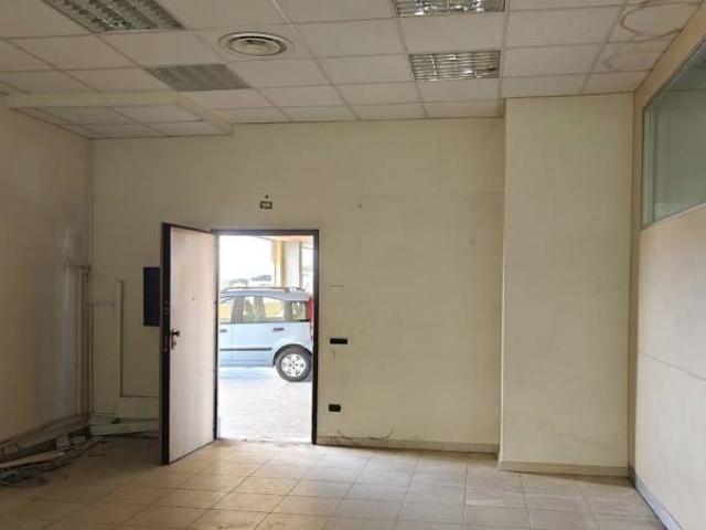 Locale Commerciale in vendita a Campobasso, Molise