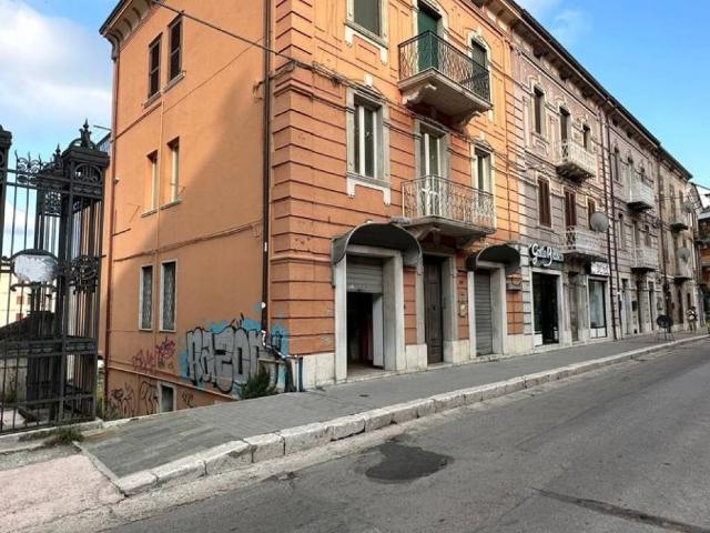 Locale Commerciale in vendita a Campobasso, Molise