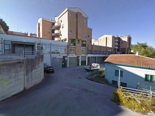 Locale Commerciale in vendita a Campobasso, Molise