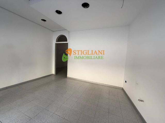 Locale Commerciale in vendita a Campobasso, Molise
