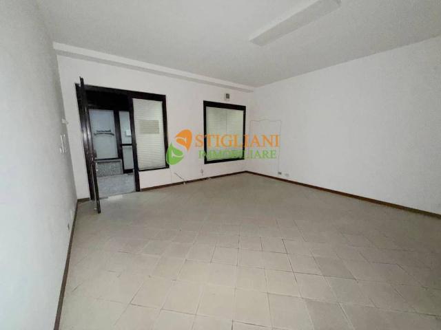 Locale Commerciale in vendita a Campobasso, Molise