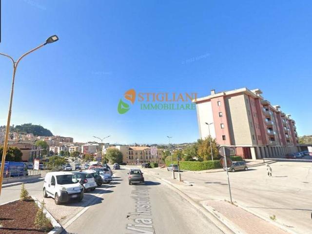 Locale Commerciale in vendita a Campobasso, Molise