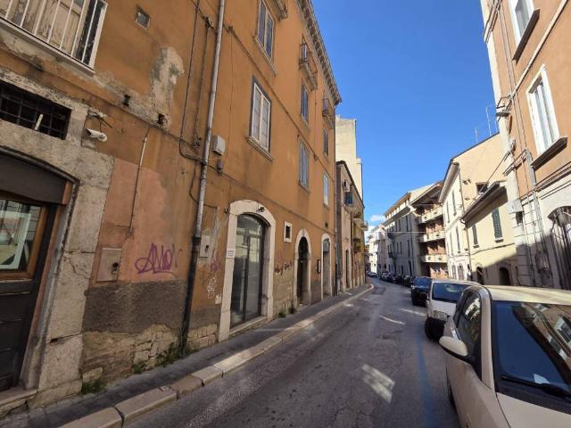 Locale Commerciale in vendita a Campobasso, Molise
