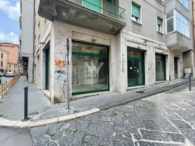 Locale Commerciale in vendita a Campobasso, Molise