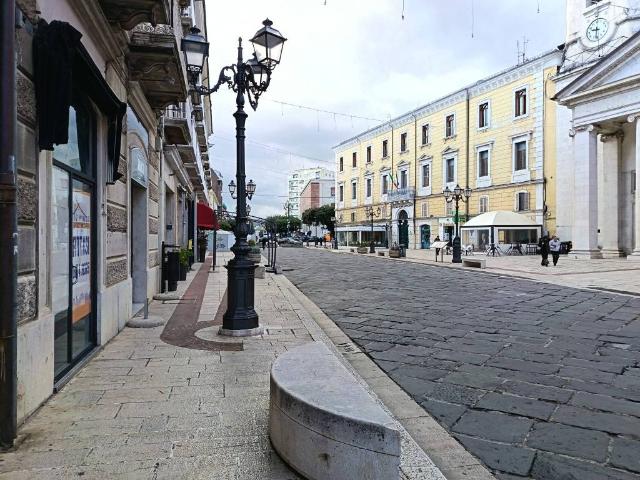 Locale Commerciale in vendita a Campobasso, Molise