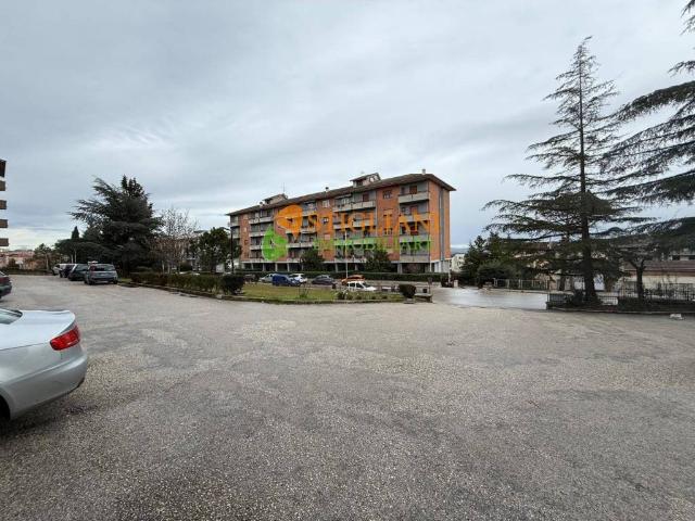 Locale Commerciale in vendita a Vazzieri, Campobasso