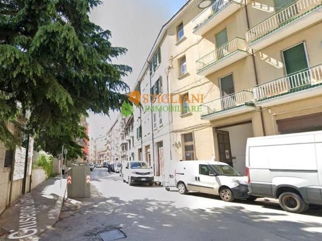 Locale Commerciale in vendita a Campobasso, Molise