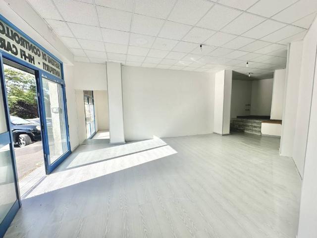 Locale Commerciale in vendita a Campobasso, Molise