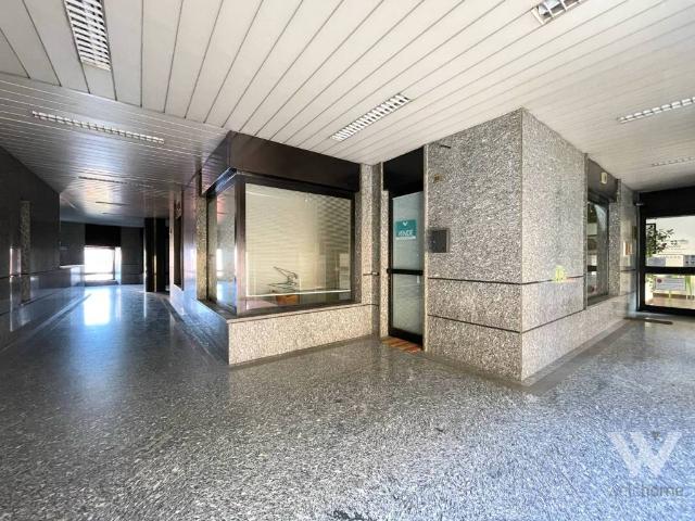 Locale Commerciale in vendita a Campobasso, Molise