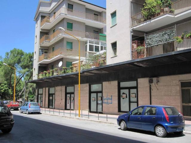 Locale Commerciale in vendita a Campobasso, Molise