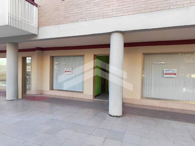 Locale Commerciale in vendita a San Giovanni, Campobasso