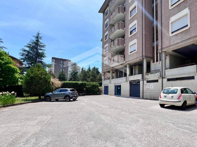 Locale Commerciale in vendita a Vazzieri, Campobasso