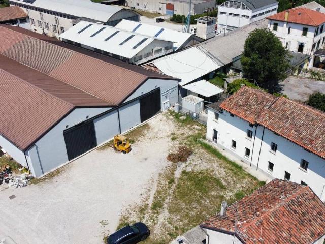 Locale Commerciale in vendita a Campoformido, Friuli-Venezia Giulia